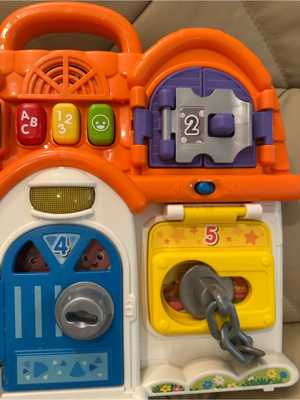 VTech Latches and Doors Busy Board Learning Toy Developmental Motor Skills Fun